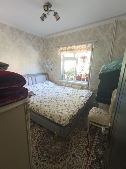 Kadshva bozor 86 bogʻcha  ropparasida 3 hona yevra remont dom