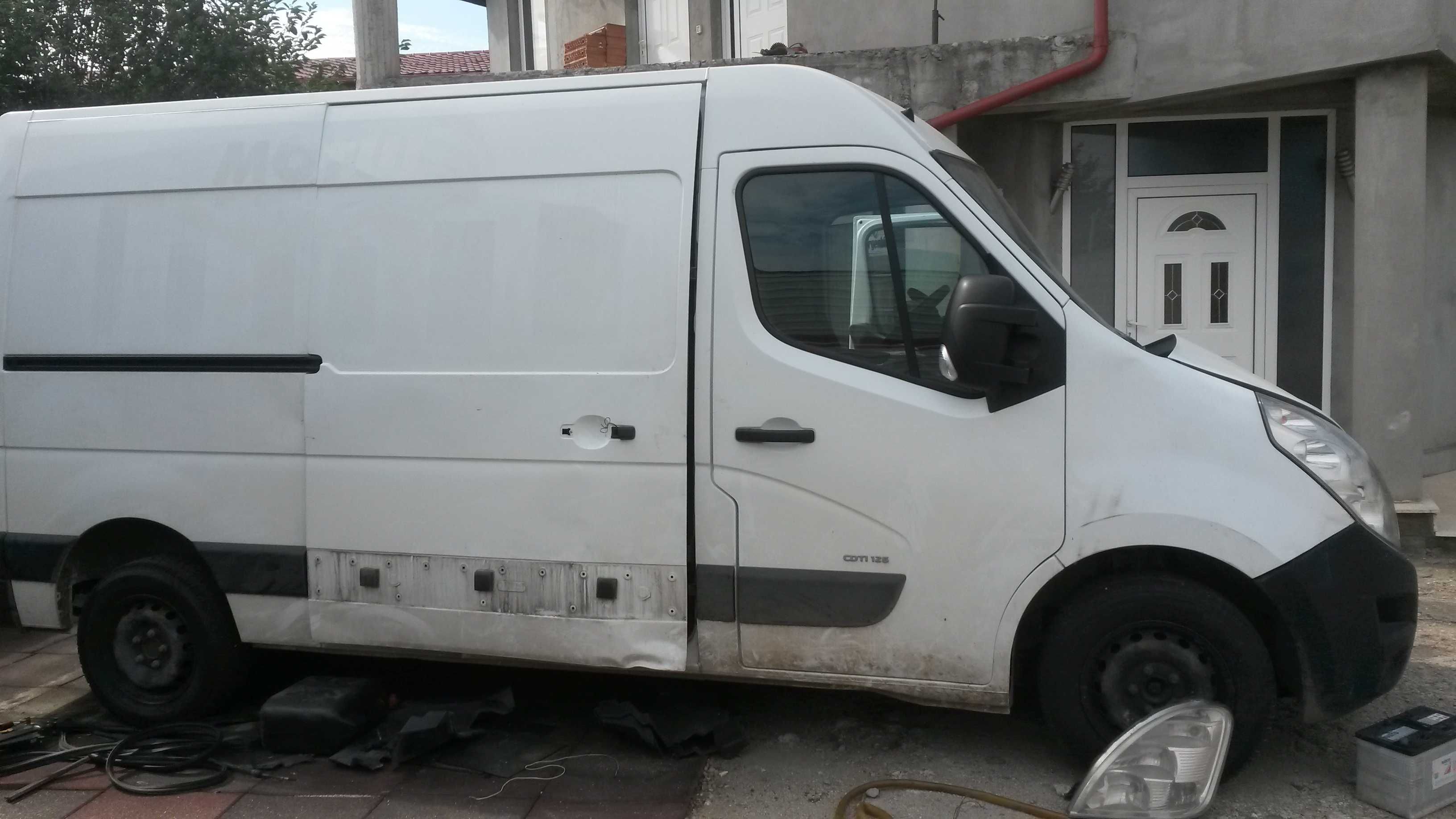 dezmembrari iveco daily capota masca faruri renault master opel movano