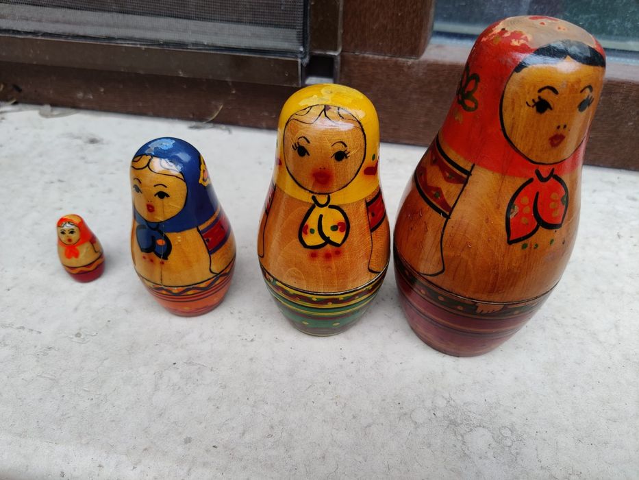 Papusa /jucarie veche din lemn Matrioska