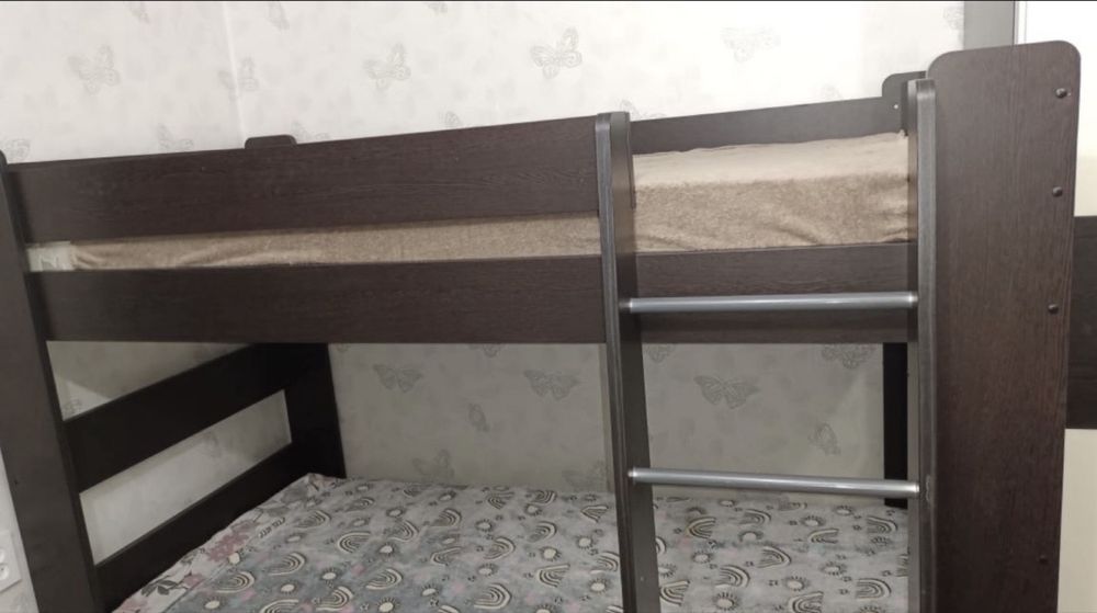 Продам двухярустную кровать