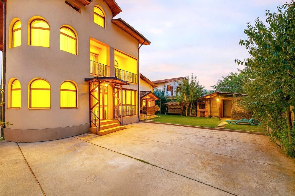 Casa - Vila Individuala in Domnesti, Central, 270 mp, teren 402 mp