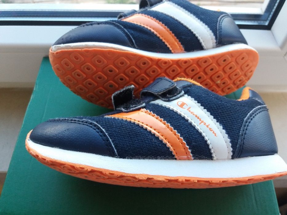 оригинални маратонки 28 номер-40лв.