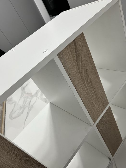 Corp de mobila cu rafturi patrate