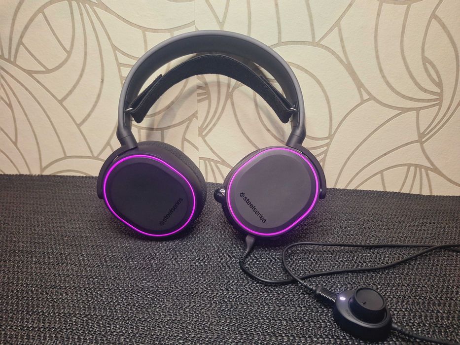 Слушалки Steelseries Arctis 5
