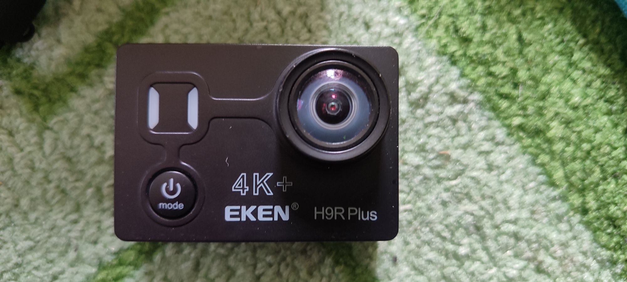 Продавам екшън камера Eken h9r plus