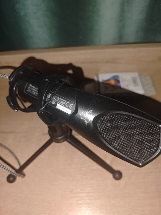 Продам микрофон Trust GXT 232
