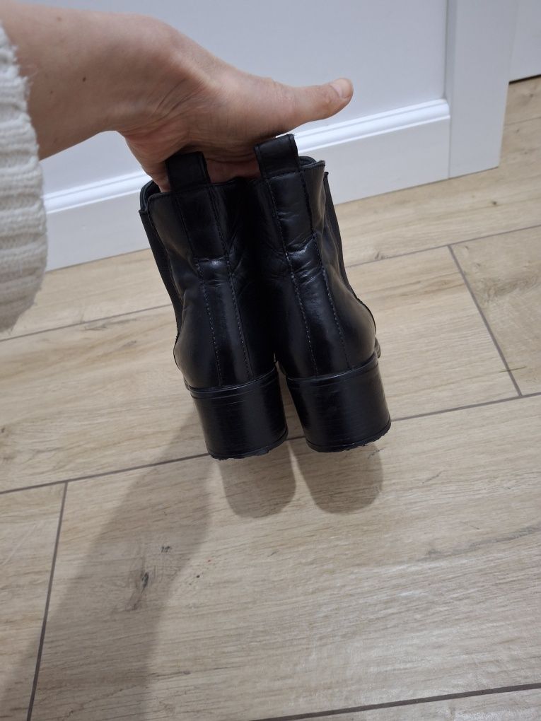 Ghete piele Lasocki primavara - toamna