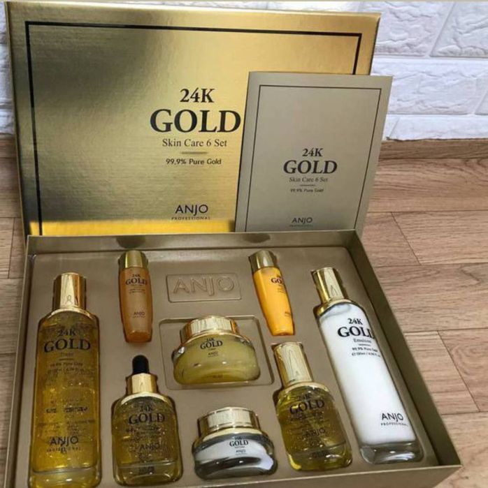 Parfyumera Anjo Gold nabori uxod uchun nabor— bu 24 karatli oltin bila