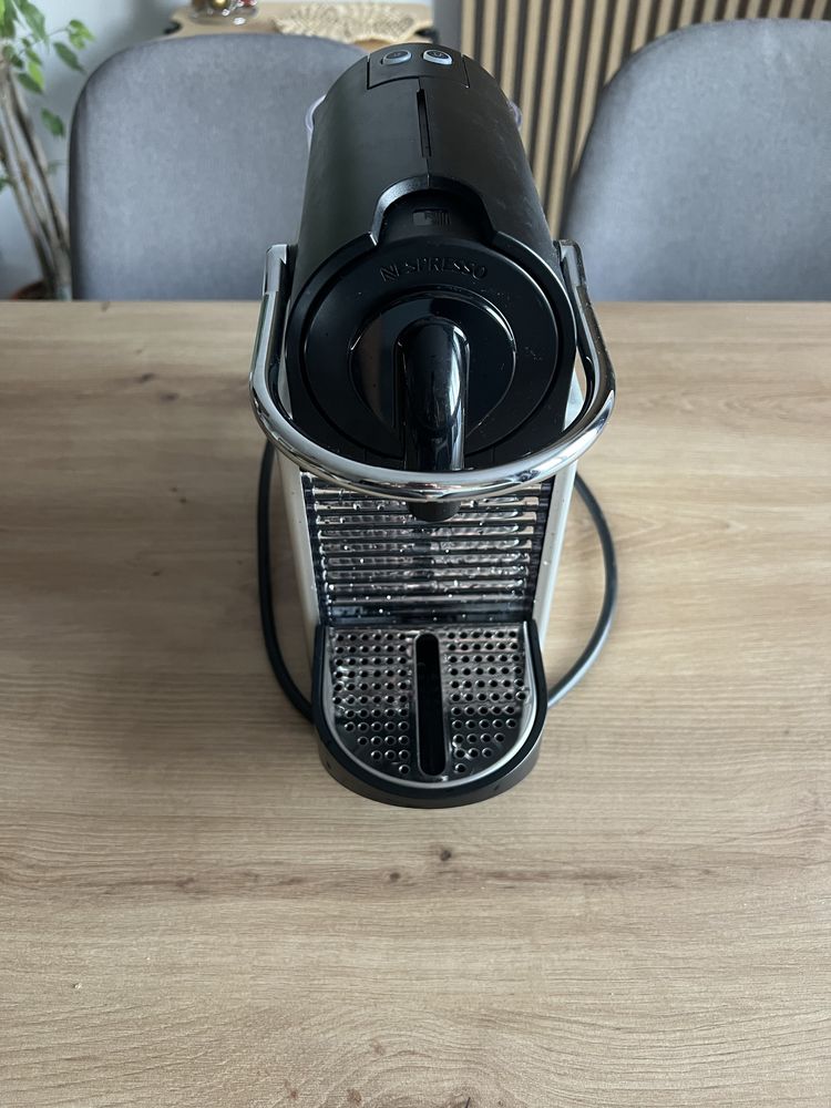 Nespresso Pixie Titan