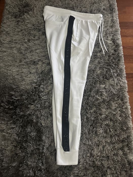 Vand Pantaloni Guess Nou cu eticheta