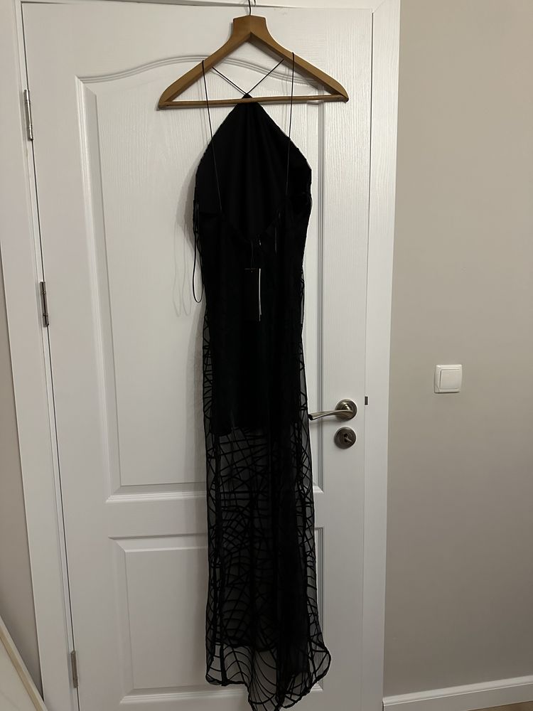 Zara дълга черна рокля с тюл - НОВА