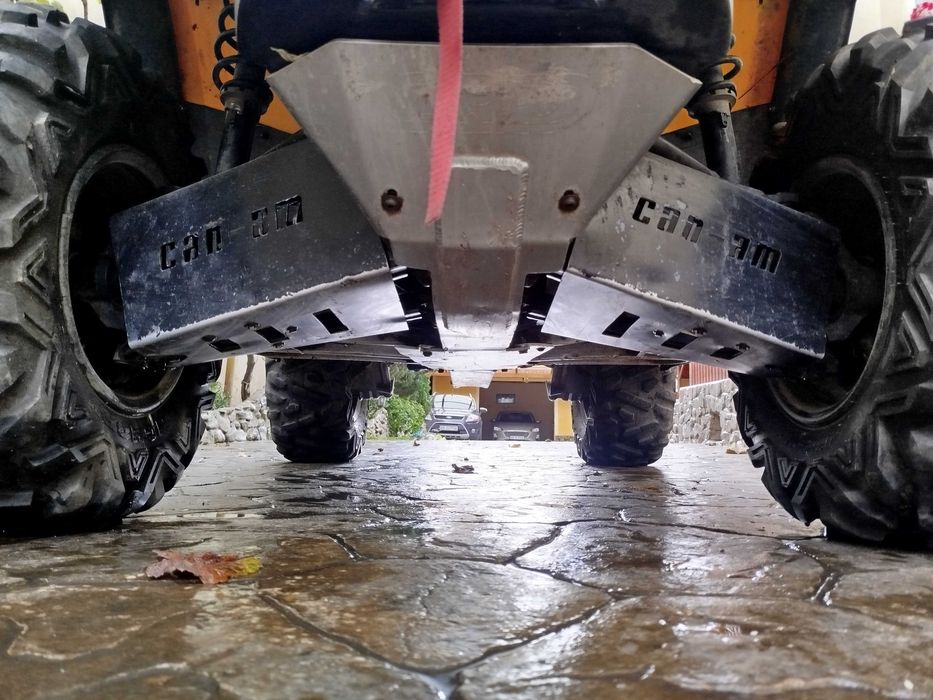 Vând Can am 650 cm