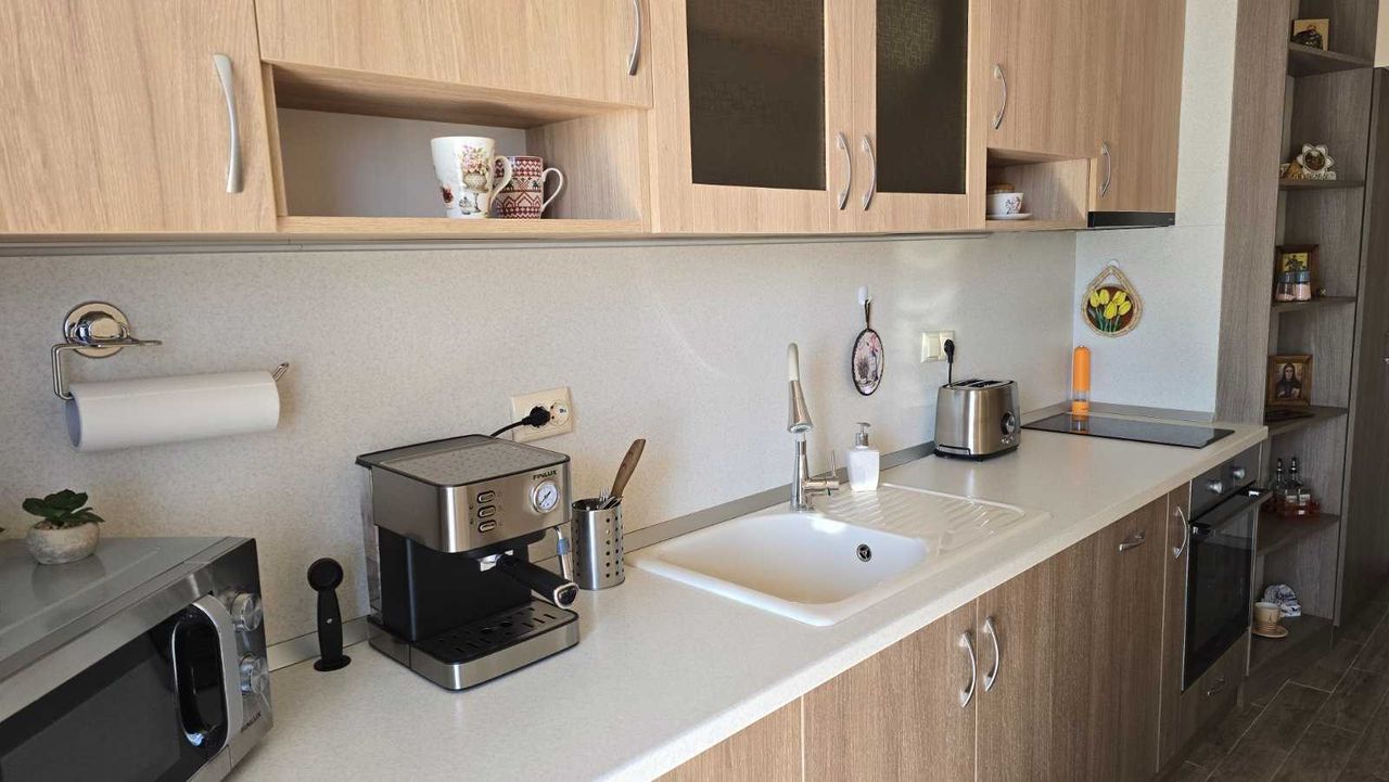 Продава се Четиристаен апартамент в Варна, Гръцка махала - 105 кв.м за 1791 €/кв.м - Снимка #3