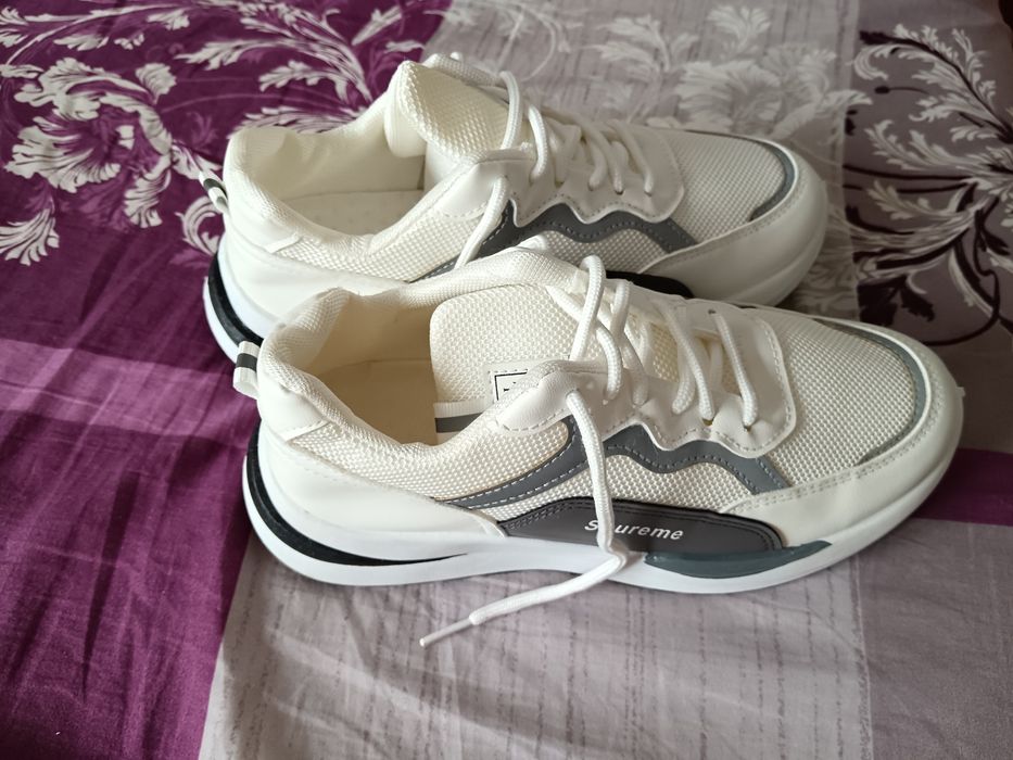 Adidași foarte usori