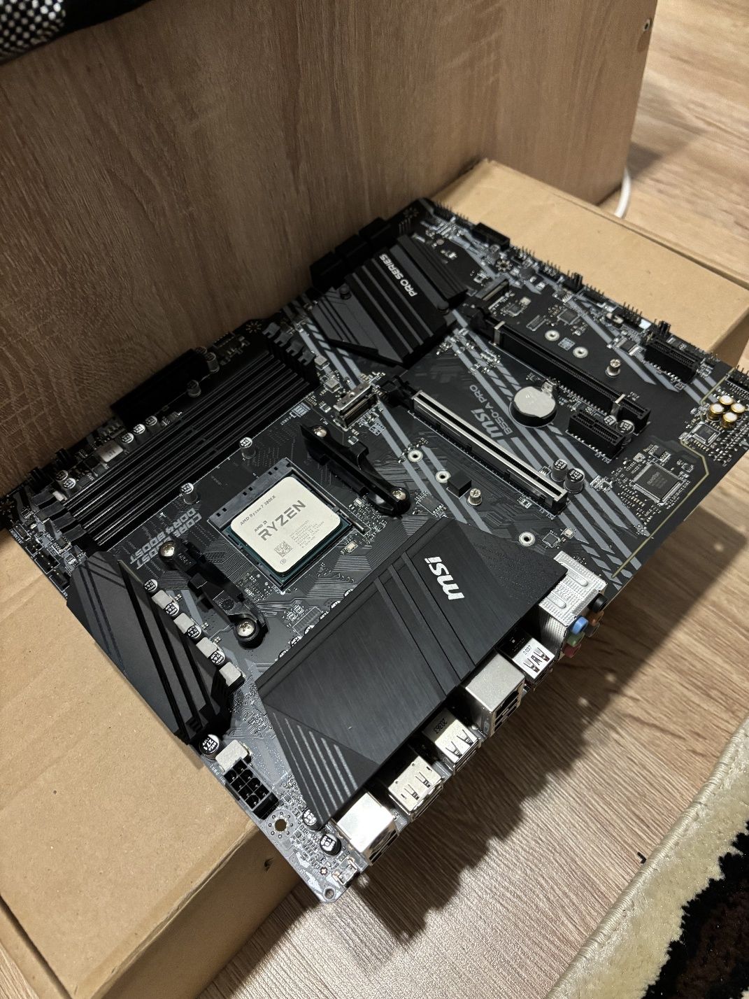 Vând unitate PC Gaming Ryzen 7 3800x, 16gb RAM, GTX 1080TI
