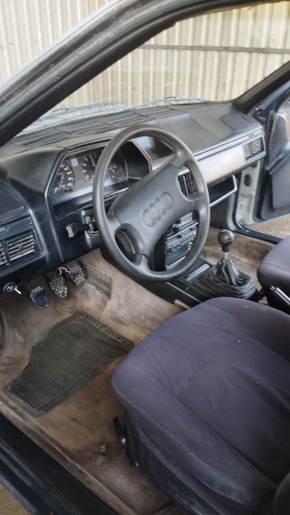 Audi 100 yaxshi xolatda