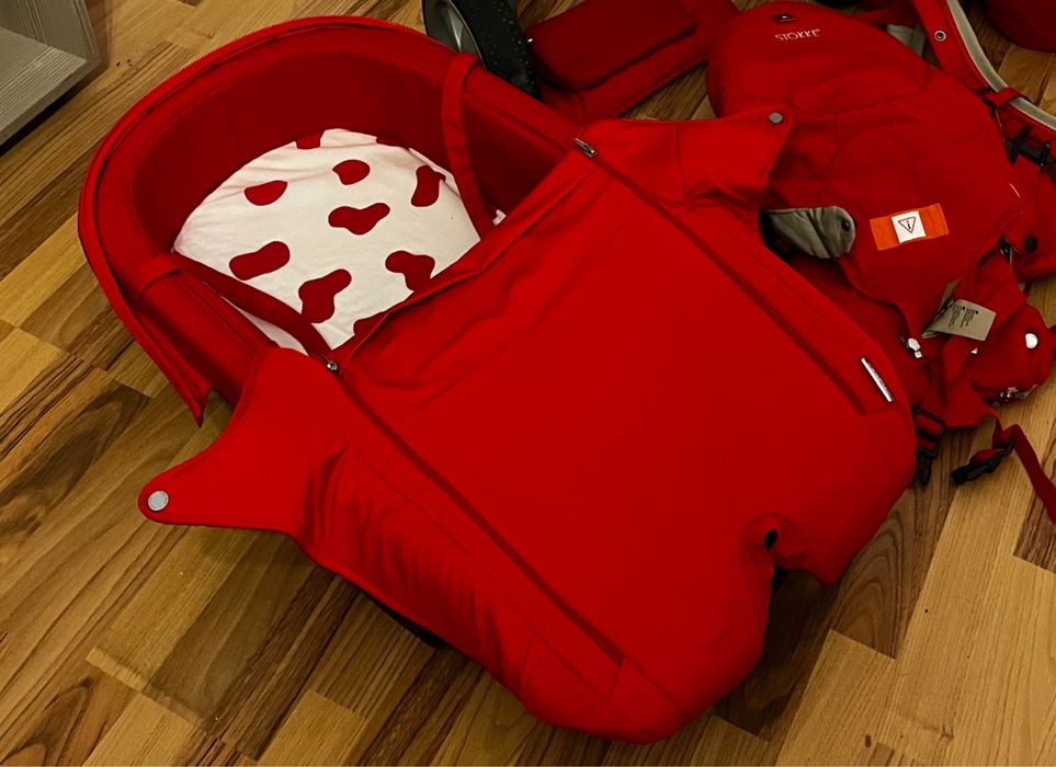 Carucior Stokke sport landou kit vara marsupiu scoica stare foarte bun