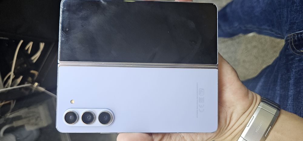 Samsung Z fold 5