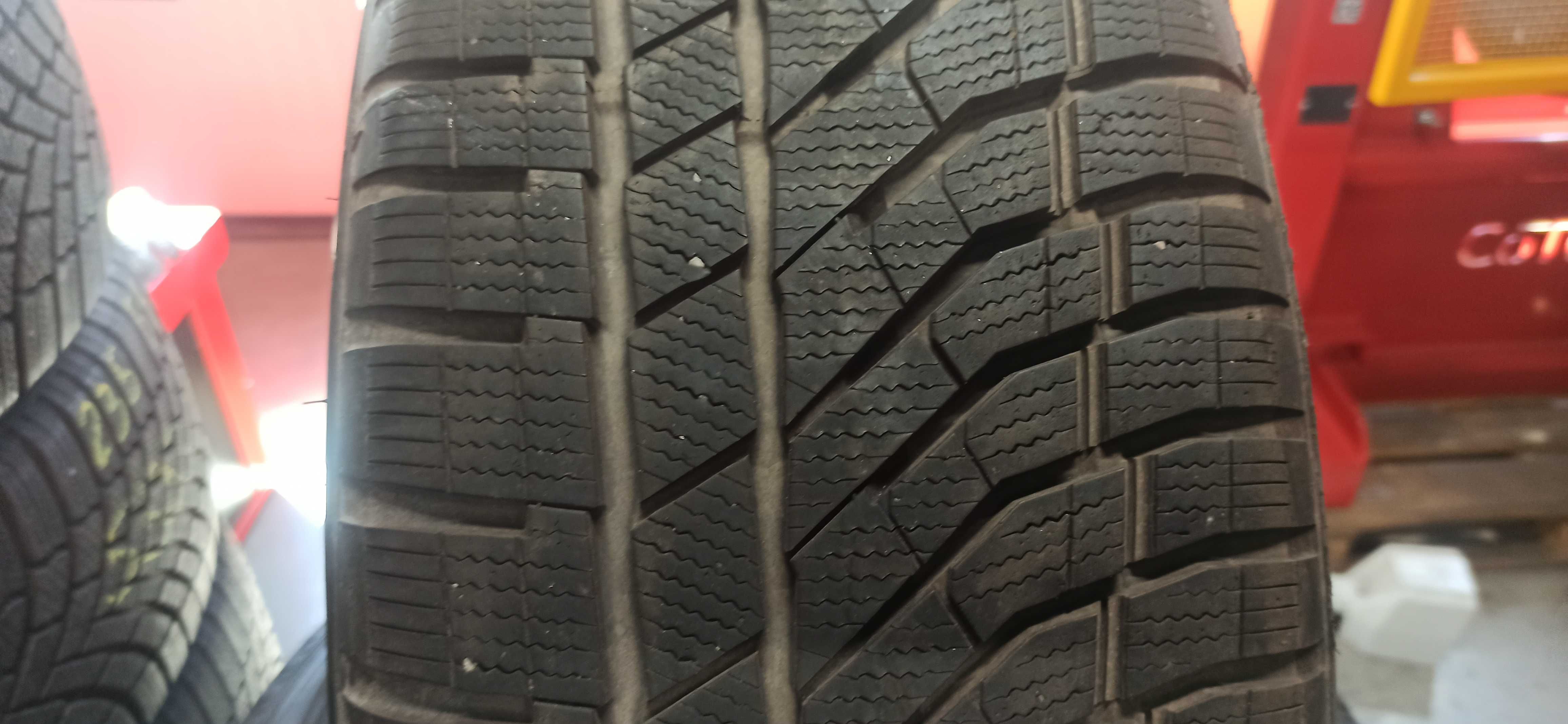 2бр.зимни гуми 235/50/19 Falken