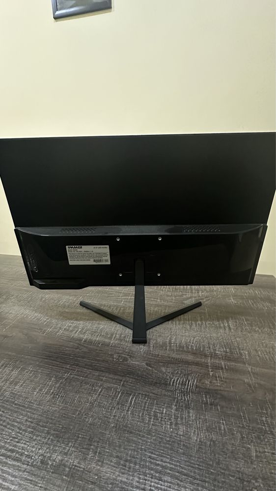 Monitor sotiladi 22 dyum immer 350 ming sum