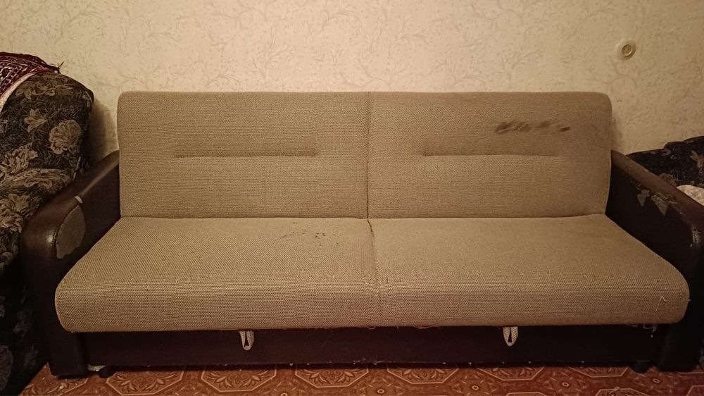 Отдам бесплатно диван