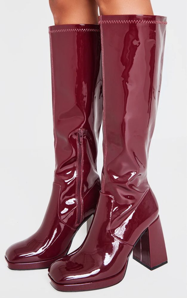 Латексови ботуши тип Сабрина Карпентър burgundy boots block heel
