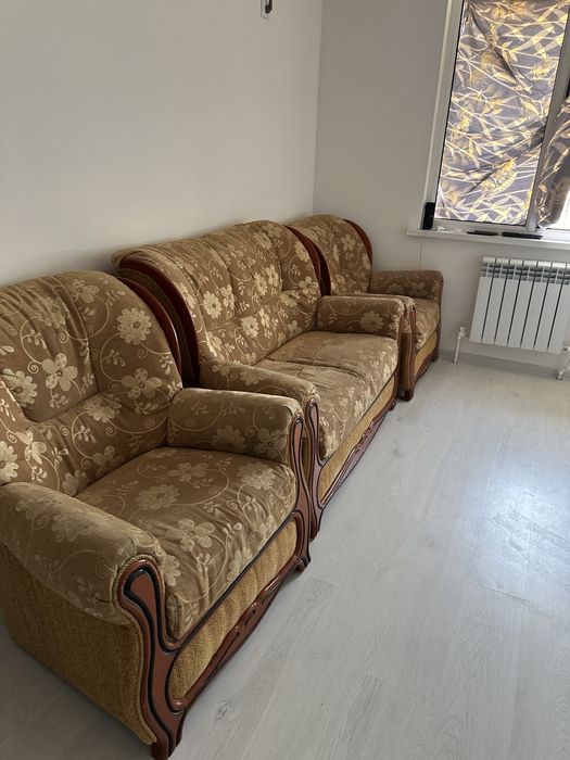 Продам диван кресло в хорошом состаяние