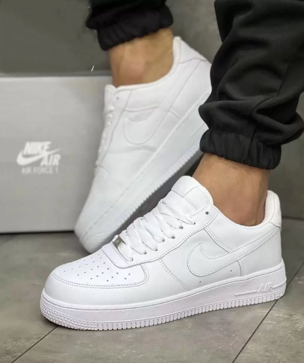 Nike Air Force бял