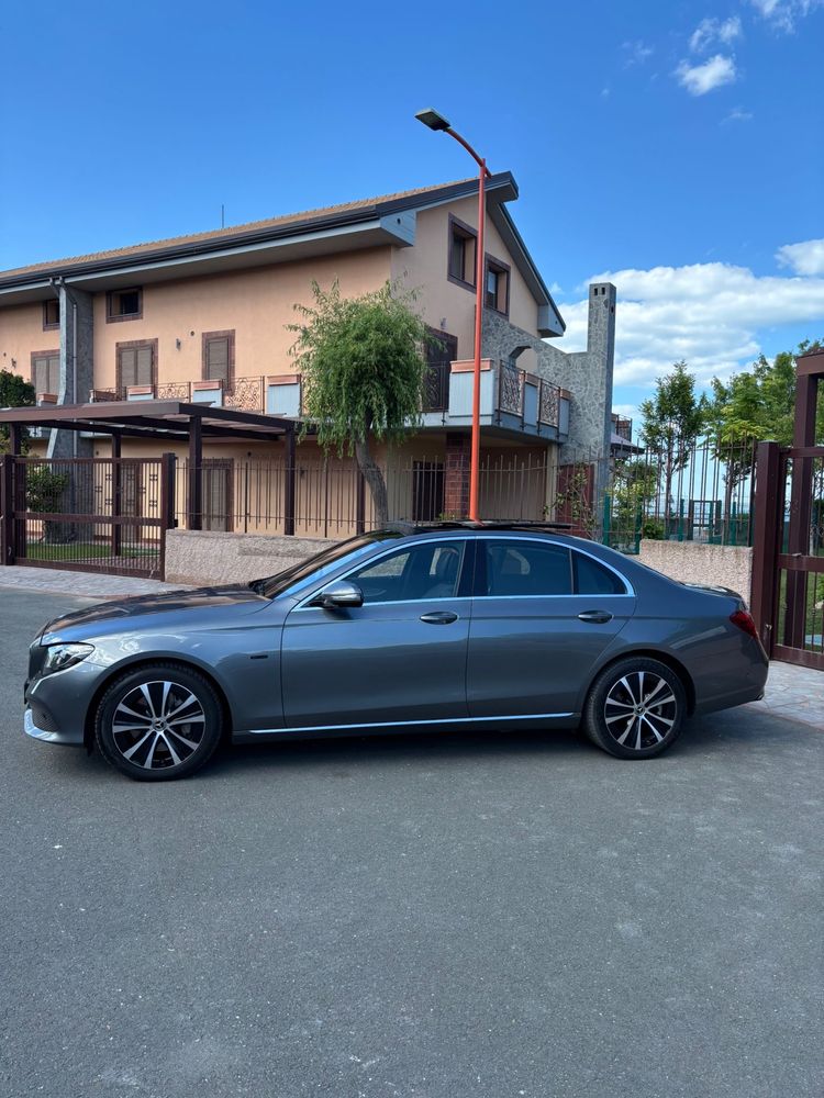 Mercedes benz E class 300 DE
