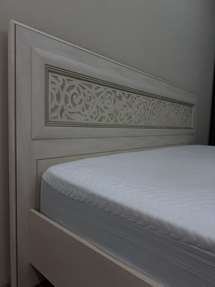 Продам кровать Александрия(новая)с матрасом