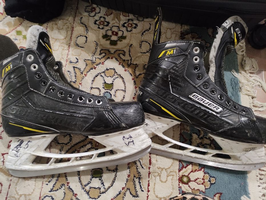Продам коньки Bauer