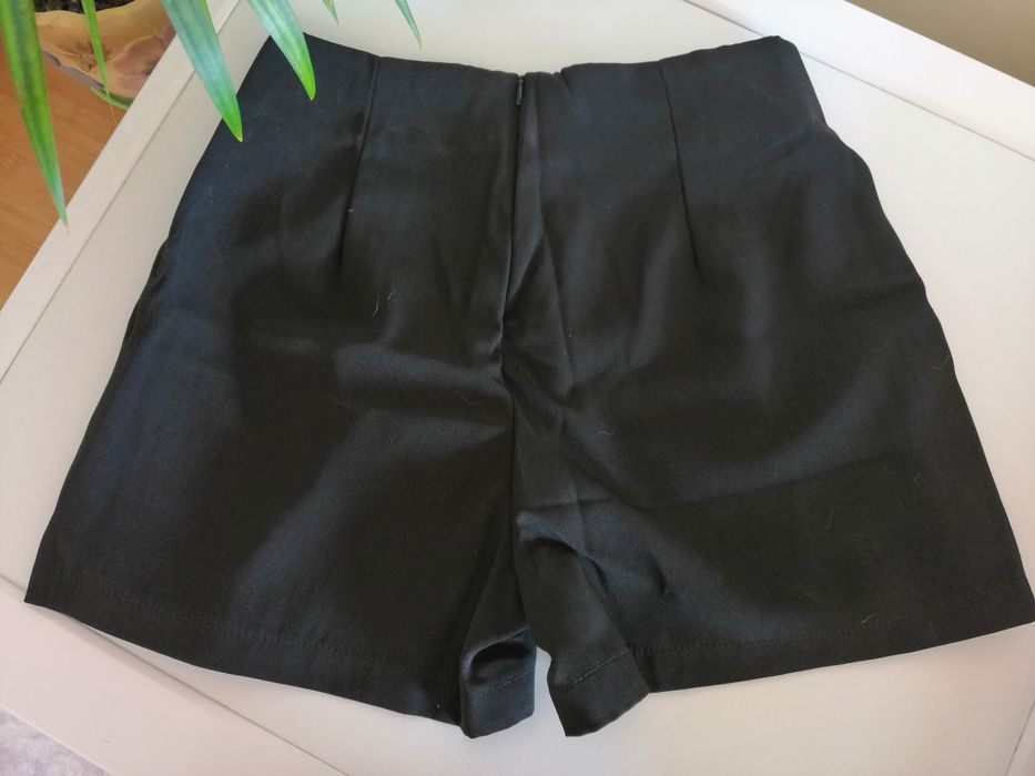 Къси черни панталонки