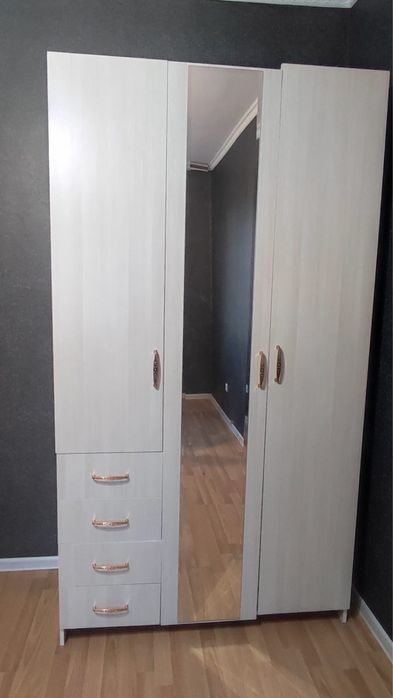 Шкаф (шифонер) в хорошем состоянии