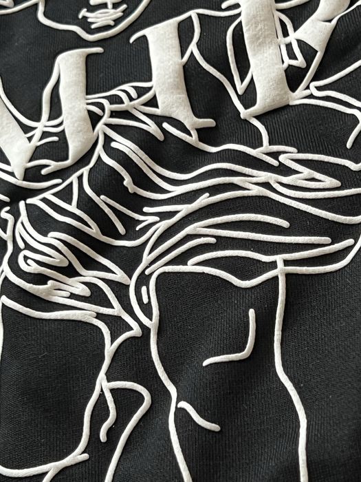 Суичър  на Amiri