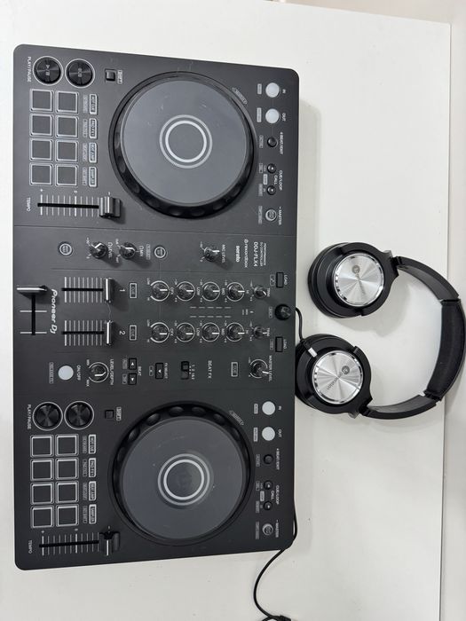 DJ контроллер Pioneer DJ DDJ-FLX4