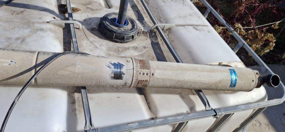 Глубинный насос ёмкость