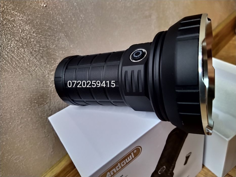 Lanterna Profesionala de mare putere cu 55 LED-uri, 8000 de lumeni!