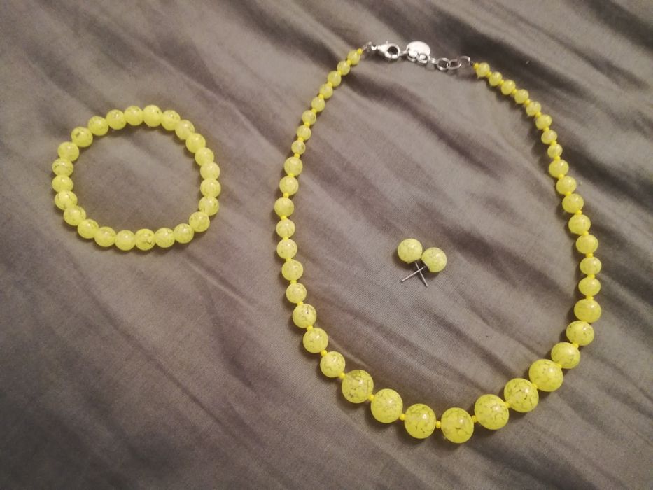 Vand set colier Millefiori, pret 100 lei