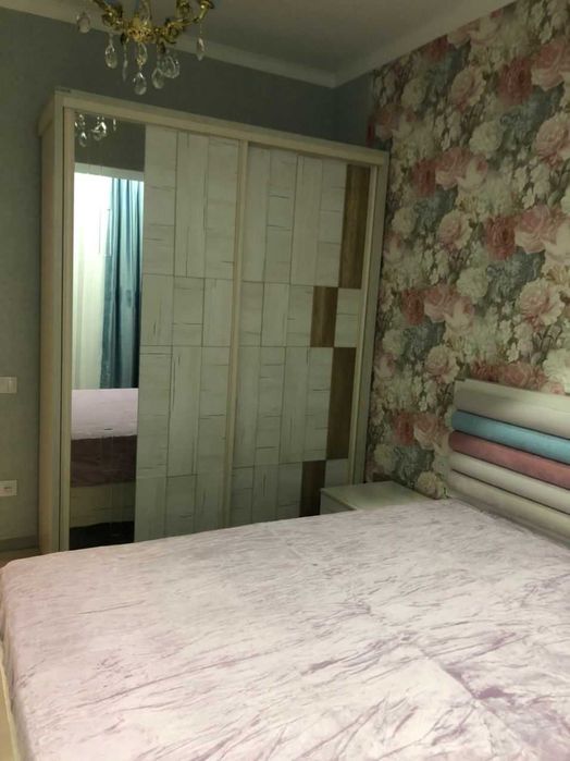 м.Ойбек Ц-7 пос.Юж.Кореи  1(2)-комн 2/9 45 м² ремонт меб/тех