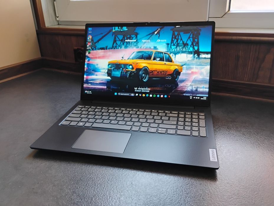Laptop Lenovo - ryzen 5 - 5000serie - 24gb