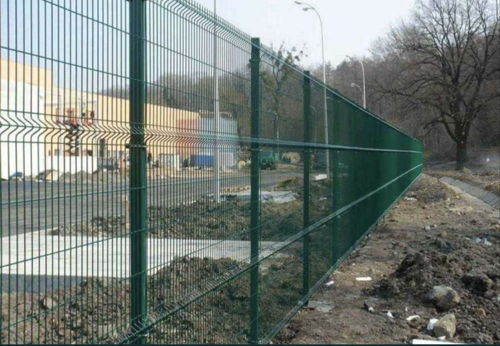 Mester la garduri din plasa bordurata sipca metalica