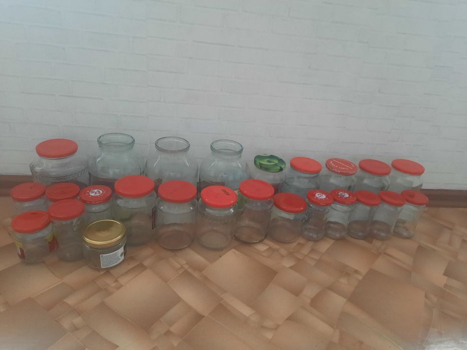 Банки с крышками, разные всё за 2000тг