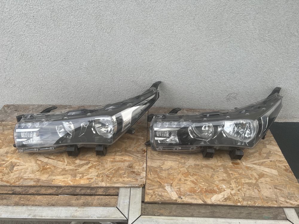 Far stanga Toyota Corolla 2013 2014 2015 Led + halogen Original