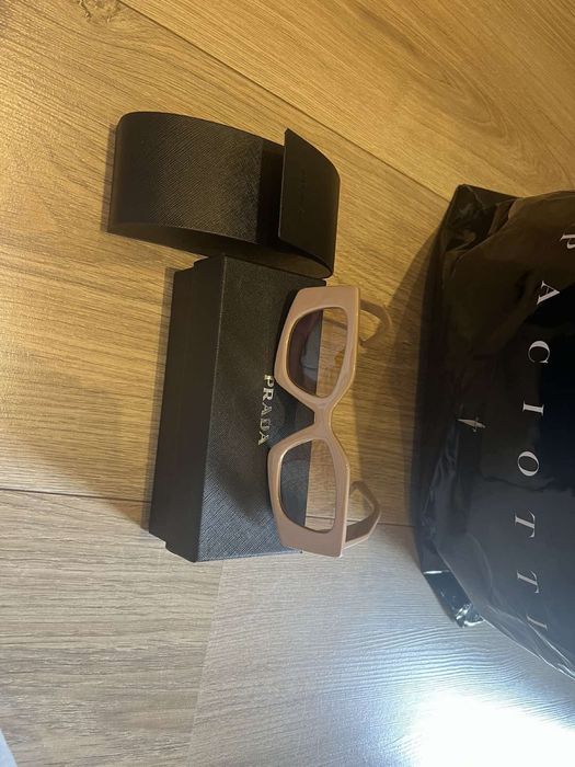 Слънчеви очила - pra*a