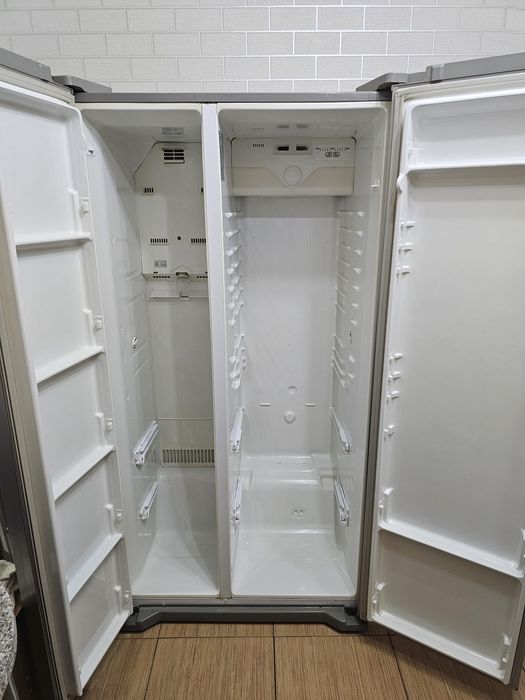 Холодильник LG двухдверный