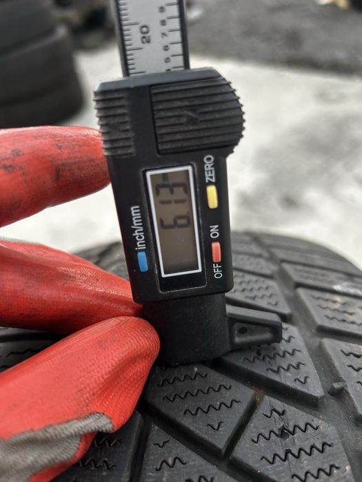 Гуми зимни Continental 205/55R17