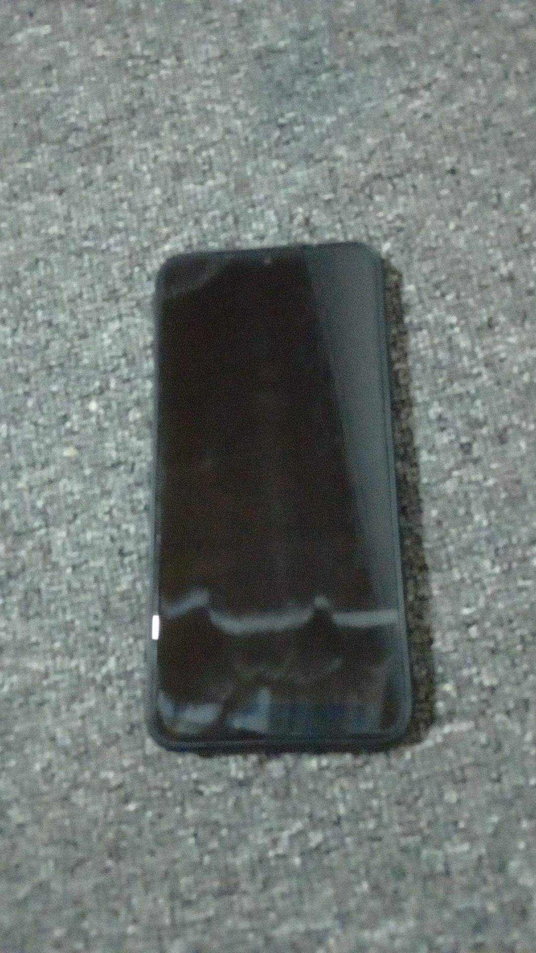 Poco m 3 4/128 sasteyaniya xaroshi