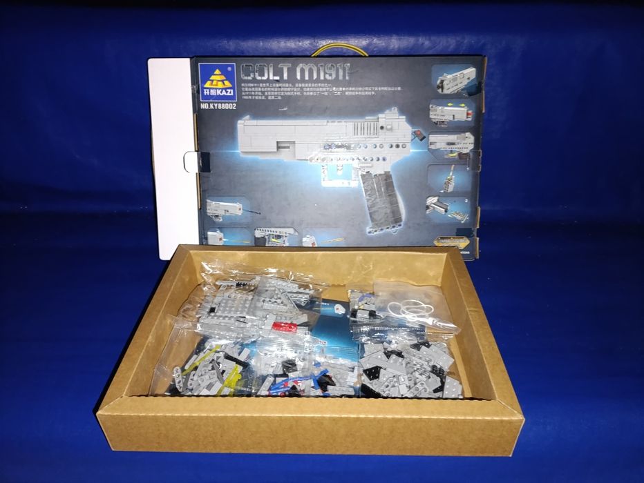 Конструктор пистолет, стреляет