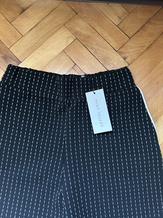 Широк панталон с кант отстрани