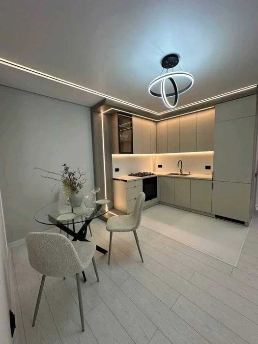 Дава се под наем Тристаен апартамент в София, Зона Б-18 - 100 кв.м за 637.5 € - Снимка #2